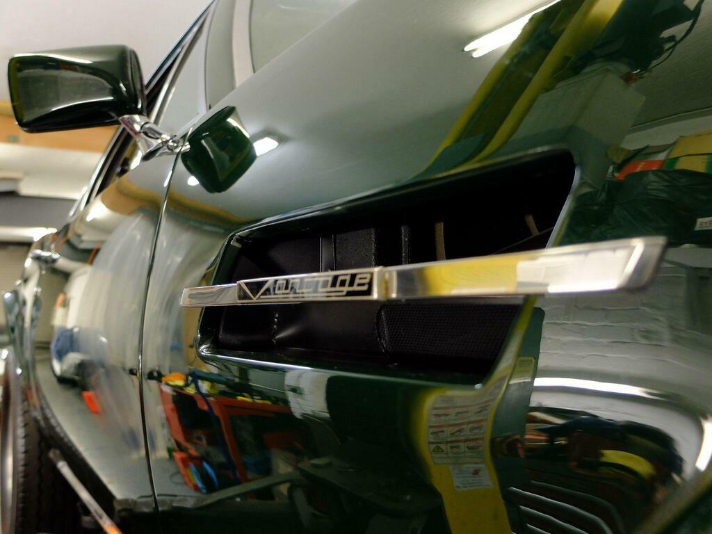 Aston Martin V8 Volante Green #33