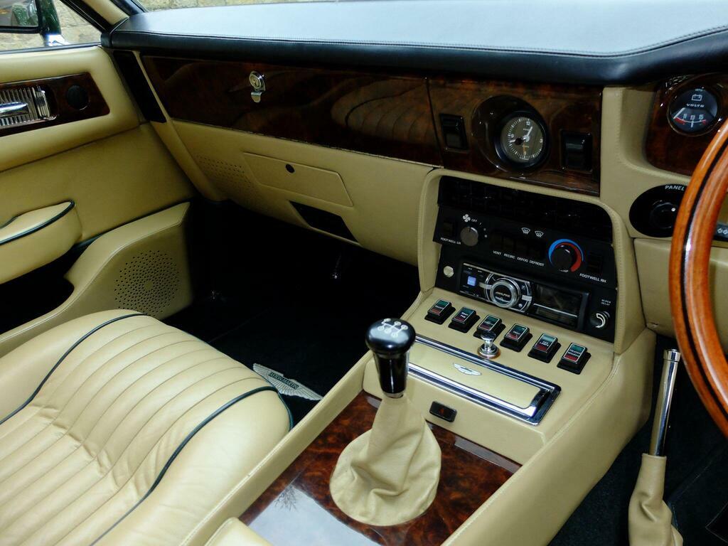 Aston Martin V8 Volante Green #8