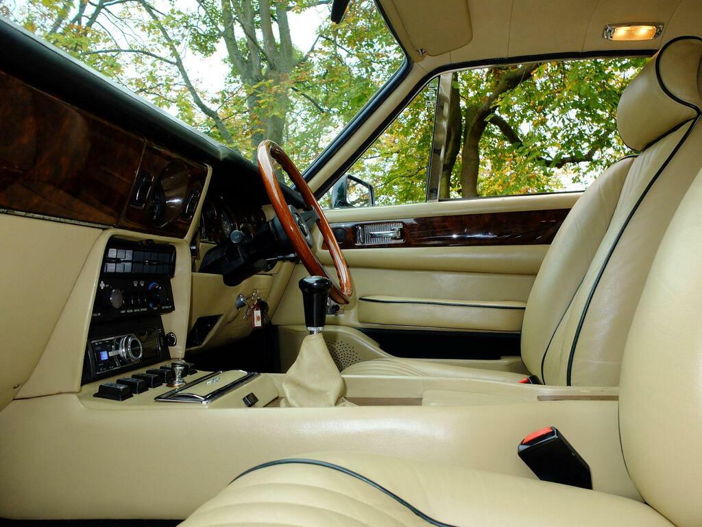 Aston Martin V8 Volante Green #13