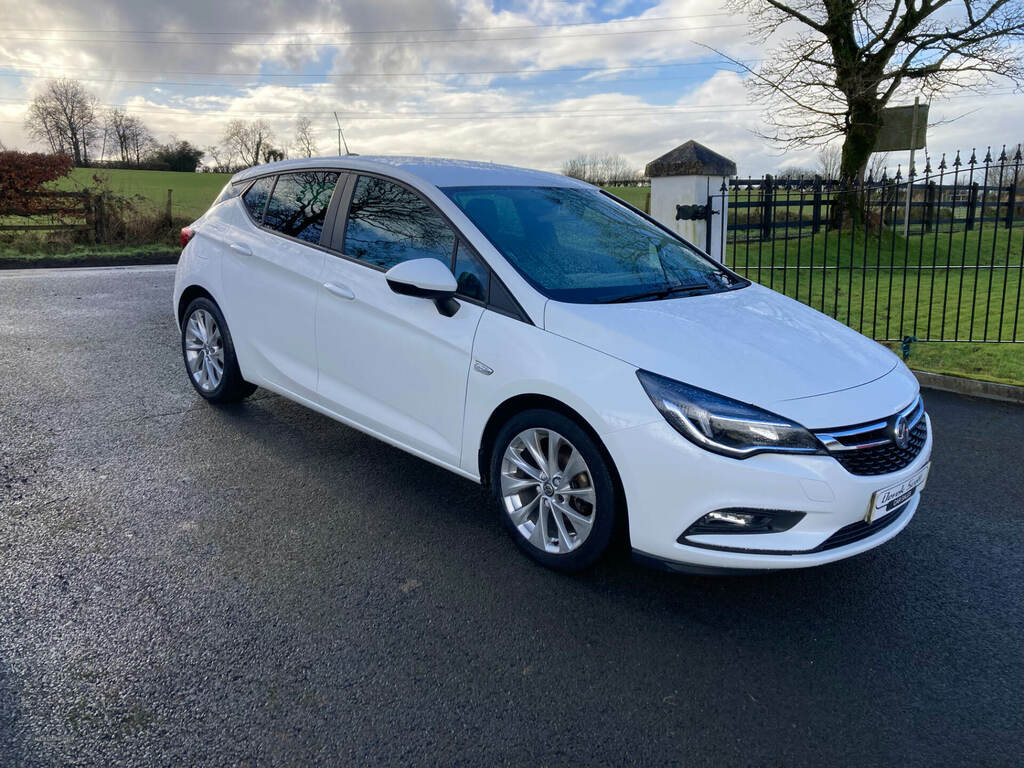Vauxhall Astra 1.4T 16V 125 Tech Line Nav  White #2