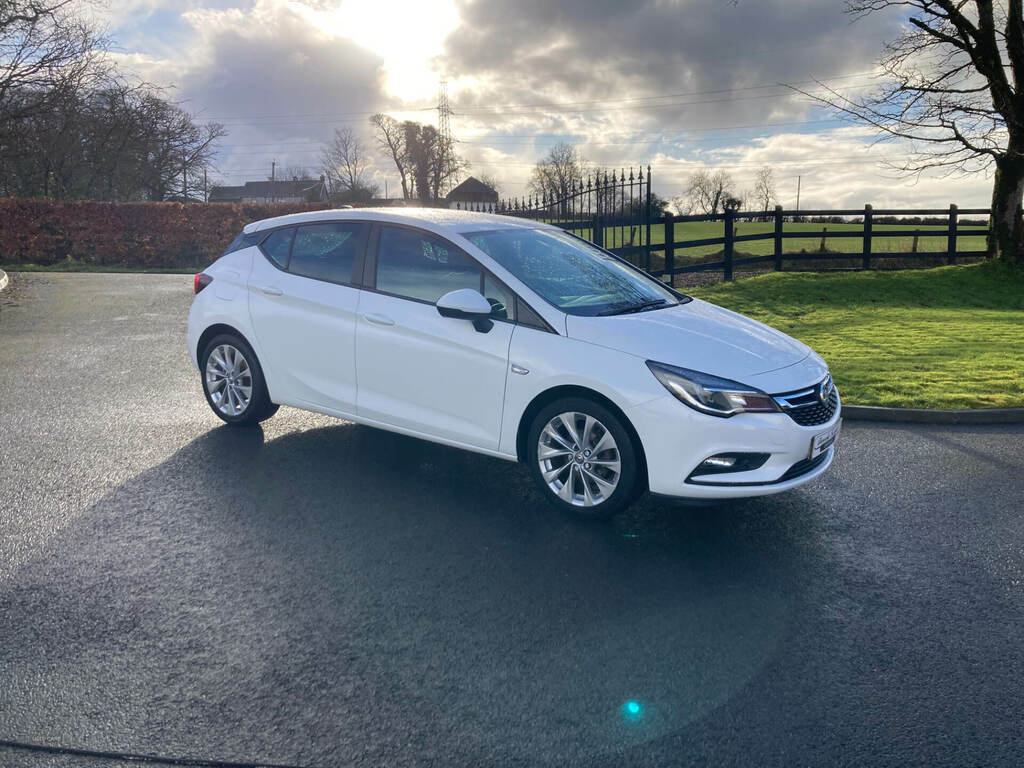 Vauxhall Astra 1.4T 16V 125 Tech Line Nav  White #5