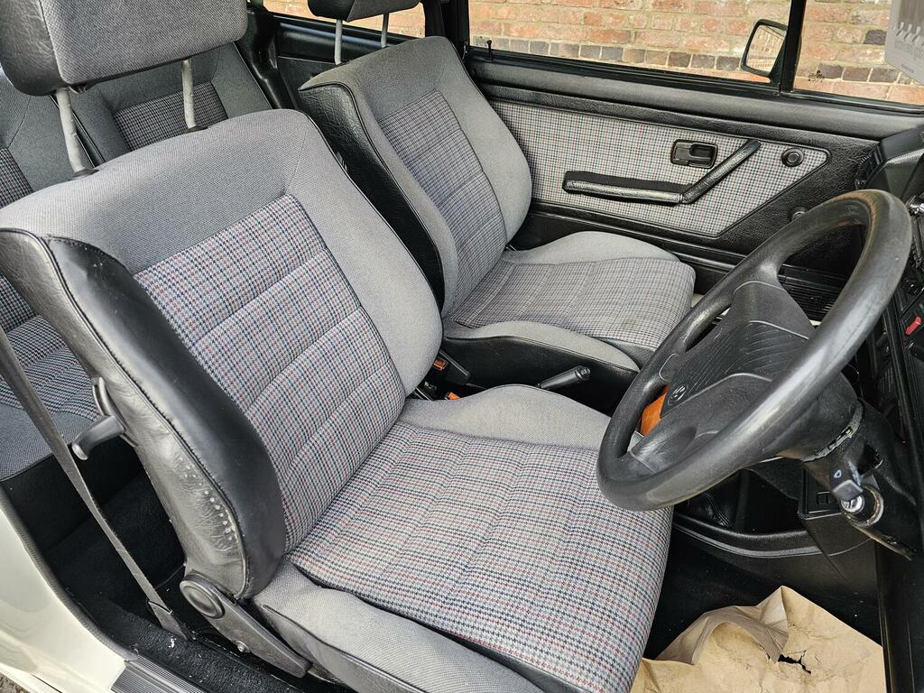 Volkswagen Golf 1.8 1990G White #6