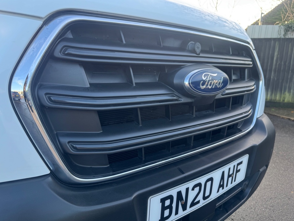 Ford Transit Custom 2.0 Ecoblue 130Ps H3 17 Seater Leader BN20AHF White #5
