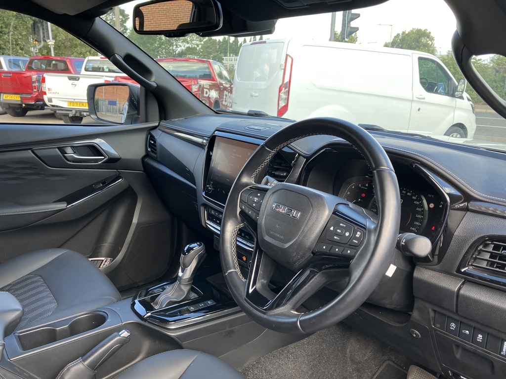 Isuzu D-Max 1.9 V-cross Double Cab 4X4 AU74ZFZ White #3