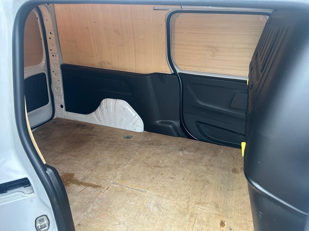 Citroen Berlingo 1.5 Bluehdi 950Kg Enterprise Ed 100Ps 6 Speed Ss YE23LZR White #6