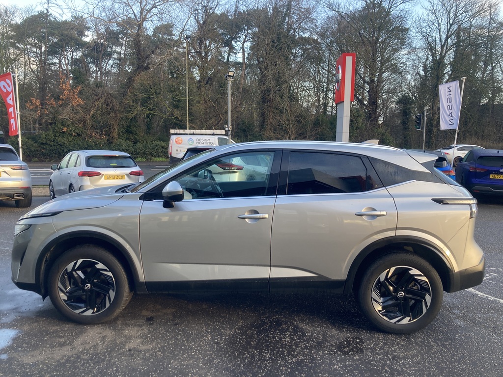 Nissan Qashqai 1.3 Dig-t Mh N-connecta AO74EUV Silver #3