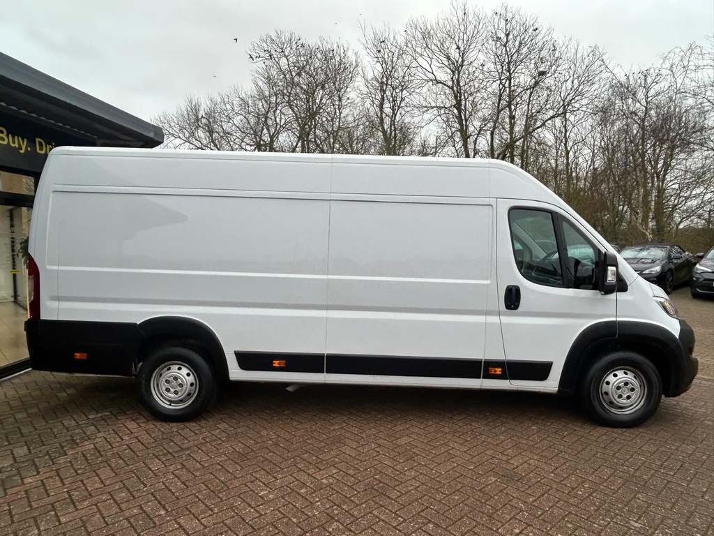 Citroen Relay 2.2 Bluehdi H2 Van 140Ps Enterprise Edition YL23EAW White #3