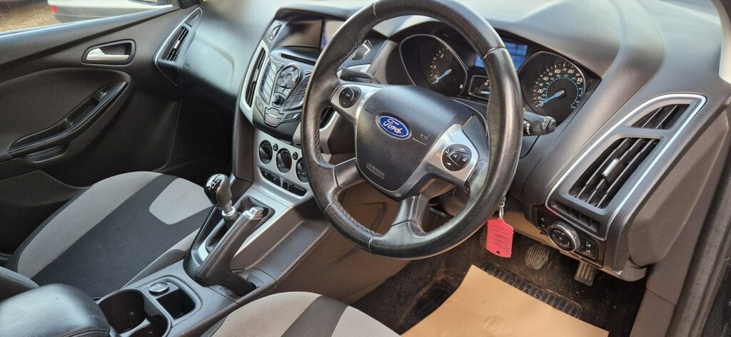 Ford Focus 1.6 Tdci 115 Zetec Navigator WN14EWX Black #6