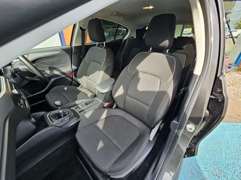 Ford Focus Titanium Style CF72LVJ Grey #5
