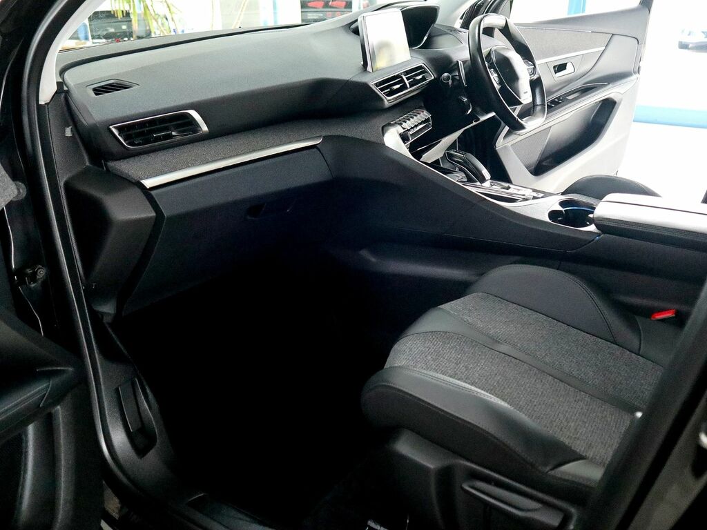 Peugeot 5008 1.2 Allure Puretech MA70YCM Black #4