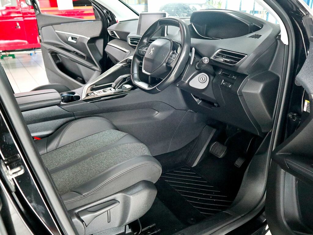 Peugeot 5008 1.2 Allure Puretech MA70YCM Black #3