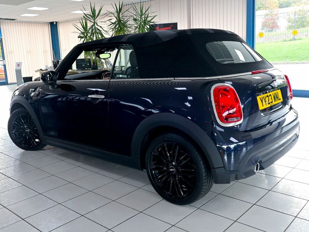 Mini Convertible 1.5 Cooper Exclusive Steptronic YV23WNL Black #2
