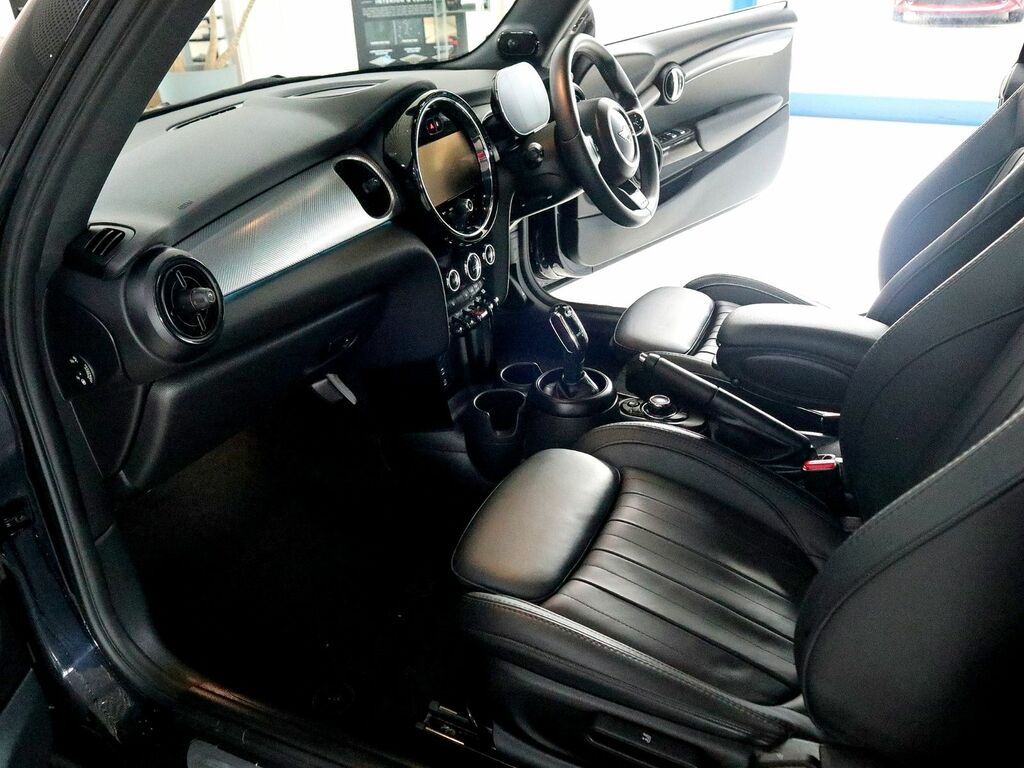 Mini Convertible 1.5 Cooper Exclusive Steptronic YV23WNL Black #4