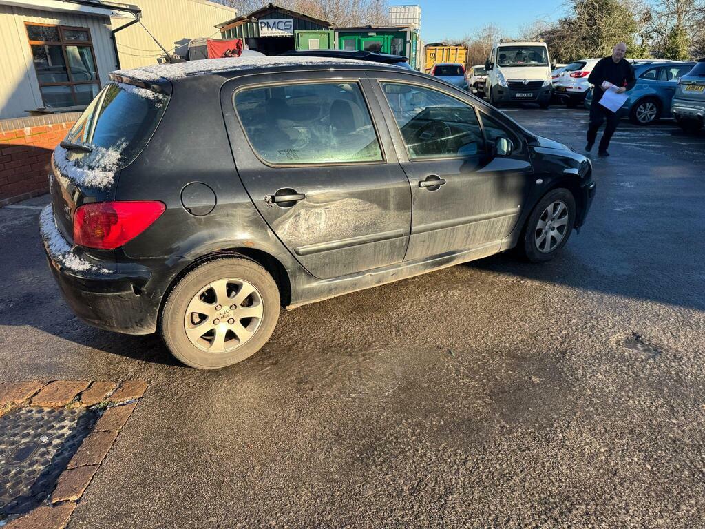 Peugeot 307 1.4 16V Envy Hatchback 155 Gkm Silver #10