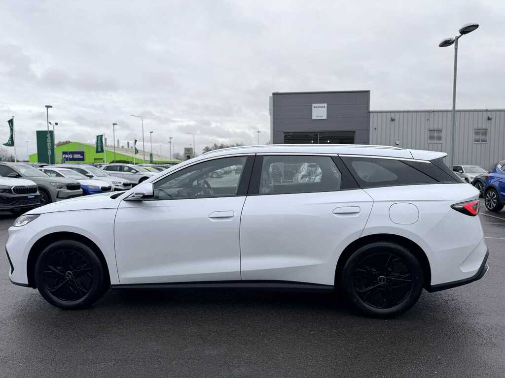 Byd Seal 1.5 Dm-i Boost E-cvt FV75UHS White #6