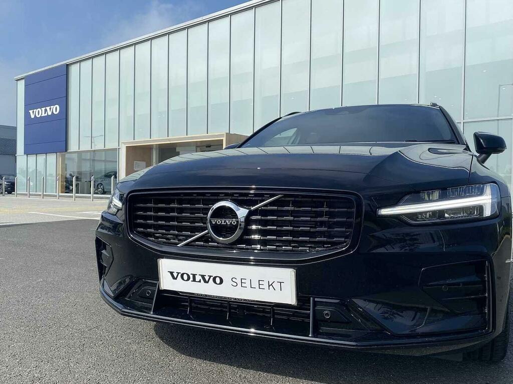 Volvo XC60 Plus B5 Awd Mild Hybrid Dark Black