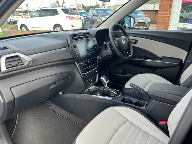 SsangYong Tivoli K40 1.5 Black #2