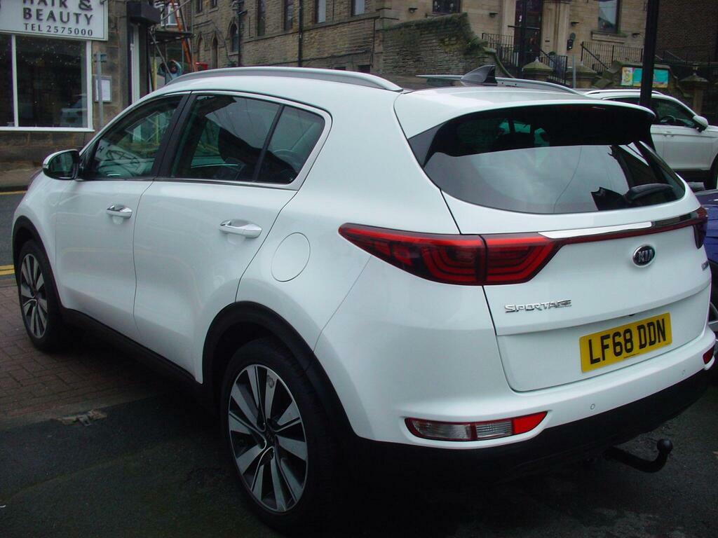 Kia Sportage 1.7 Crdi 3 Euro 6 S S LF68DDN White #4