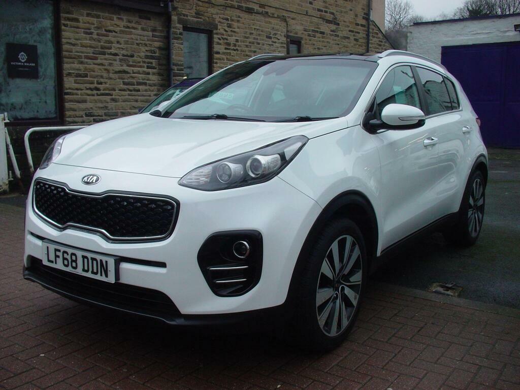 Kia Sportage 1.7 Crdi 3 Euro 6 S S LF68DDN White #3