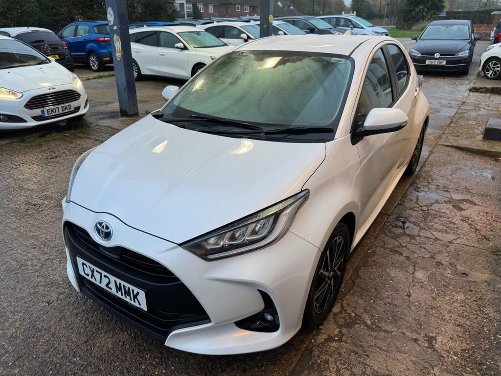 Toyota Yaris Hatchback 1.5 Vvt-h Design E-cvt Euro 6 Ss CX72MMK White #6