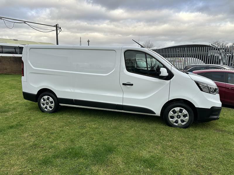 Renault Trafic Ll30 Blue Dci 130 Advance Safety Van PK75OKX White #4