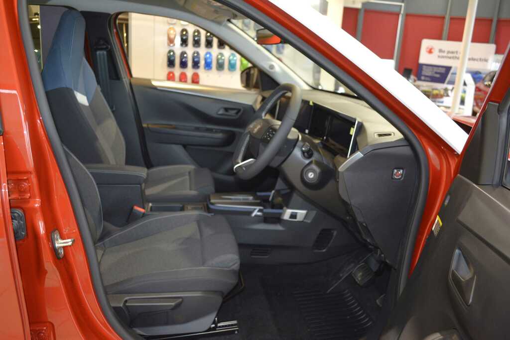 Vauxhall Frontera 83Kw Design 44Kwh Orange #4