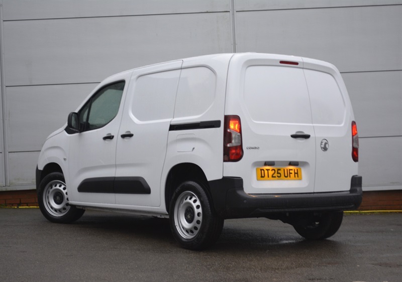 Vauxhall Combo 1.5 Turbo D 2300 Prime-plus Panel Van M White #3