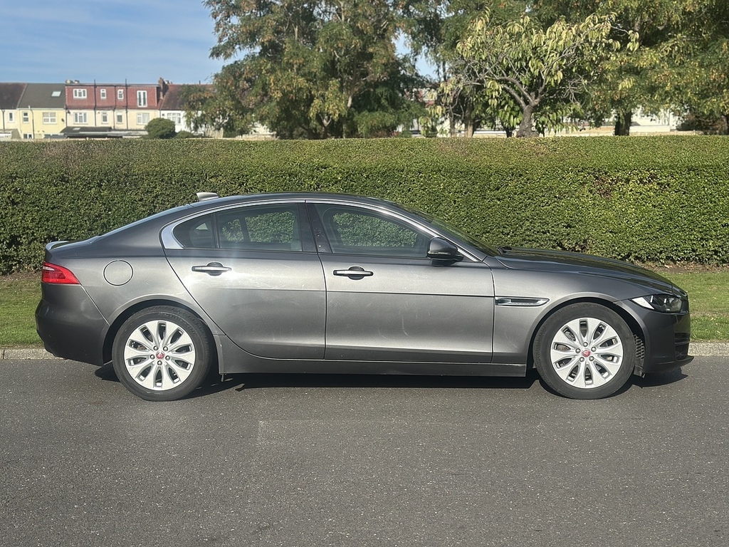 Jaguar XE D Se U2950 Ulez RF17XDS Grey #2