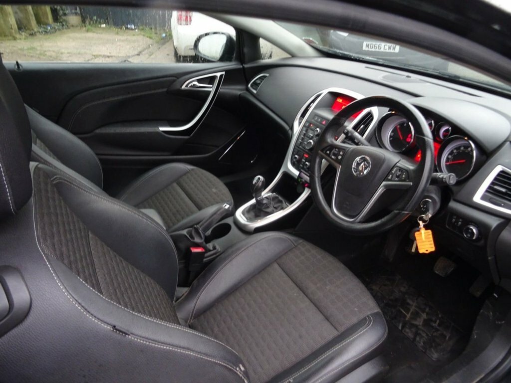 Vauxhall Astra GTC 2L Sri GN13VWB Black #5