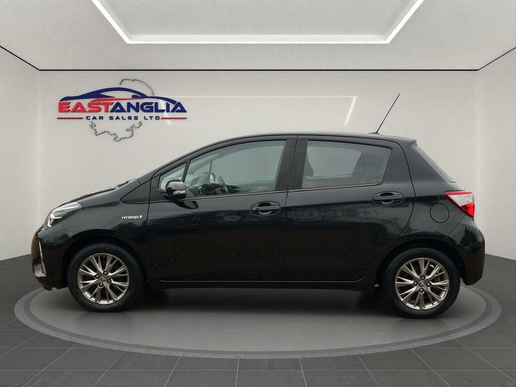 Toyota Yaris Hatchback 1.5 Vvt-h Icon E-cvt Euro 6 Ss 2 EJ69GWO Black #2
