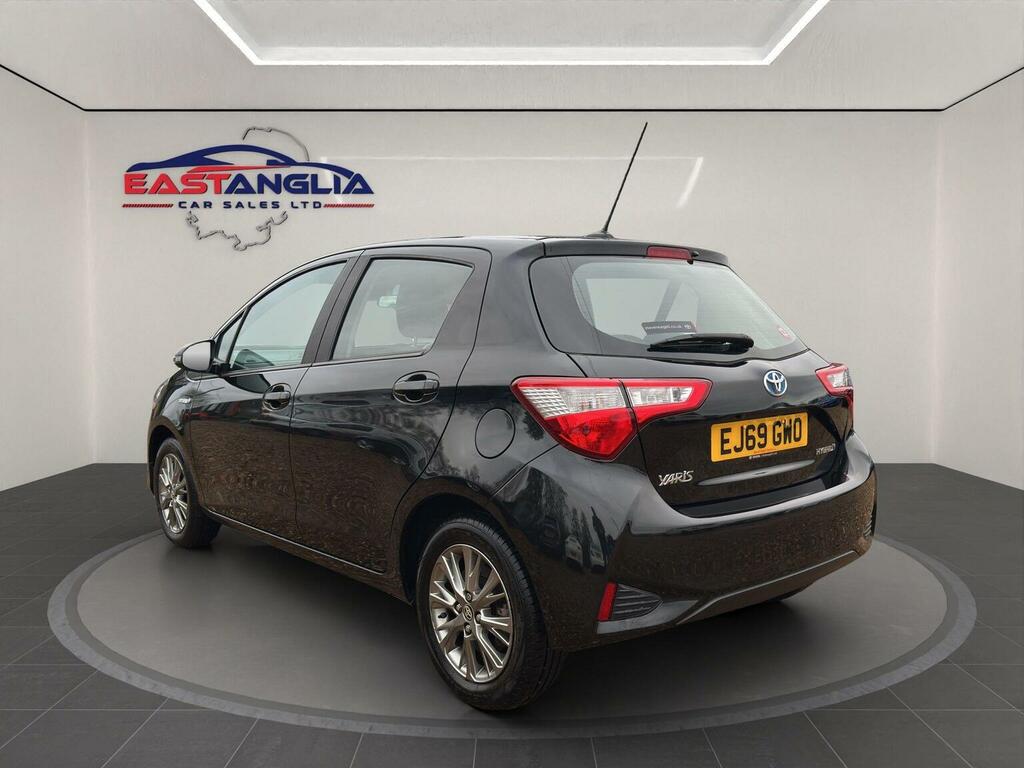 Toyota Yaris Hatchback 1.5 Vvt-h Icon E-cvt Euro 6 Ss 2 EJ69GWO Black #4