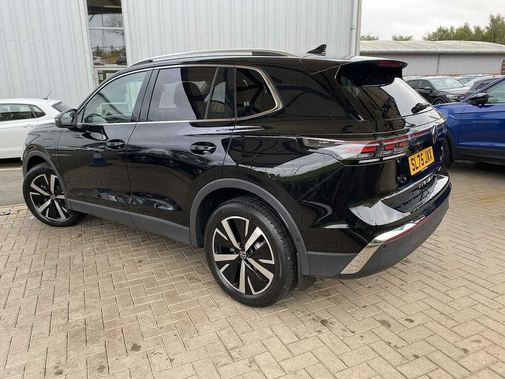 Volkswagen Tiguan 1.5 Tsi Ehybrid Elegance Dsg SL75JXX Black #3