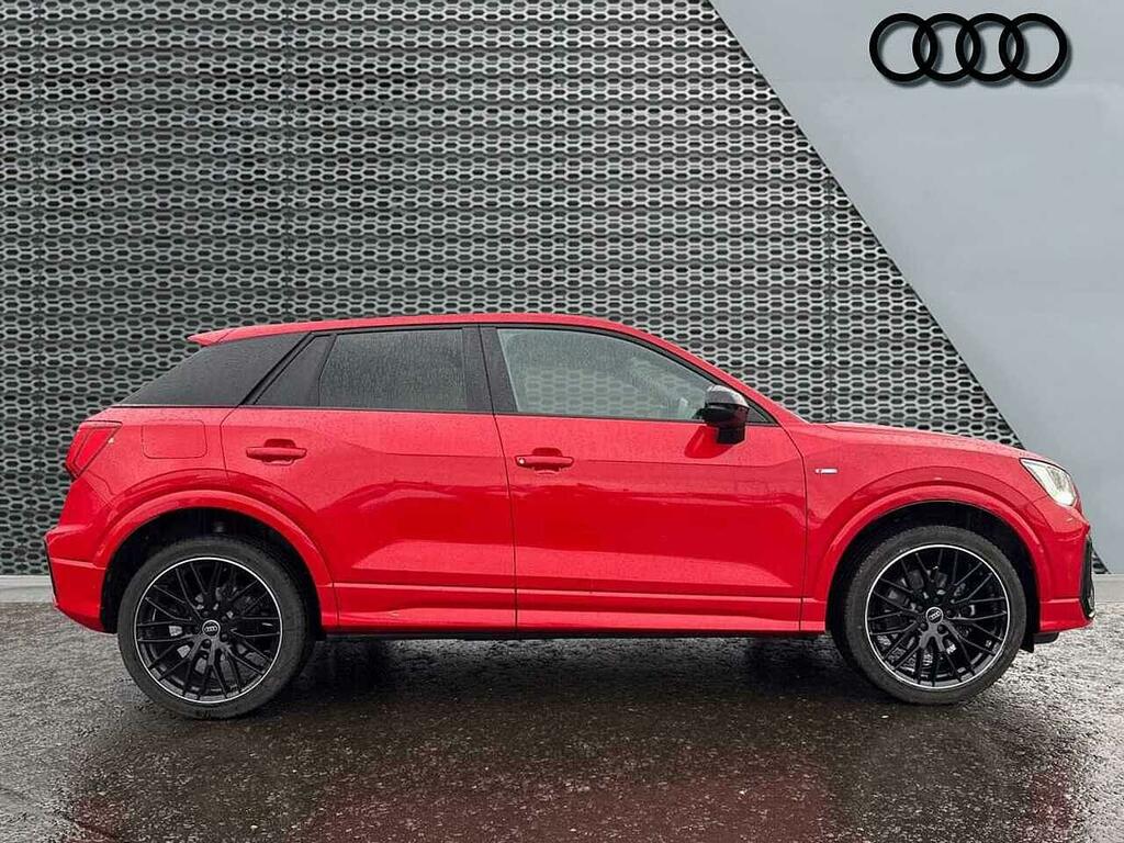 Audi Q2 Black Edition 35 Tfsi 150 Ps S Tronic SN25ZZV Red #4