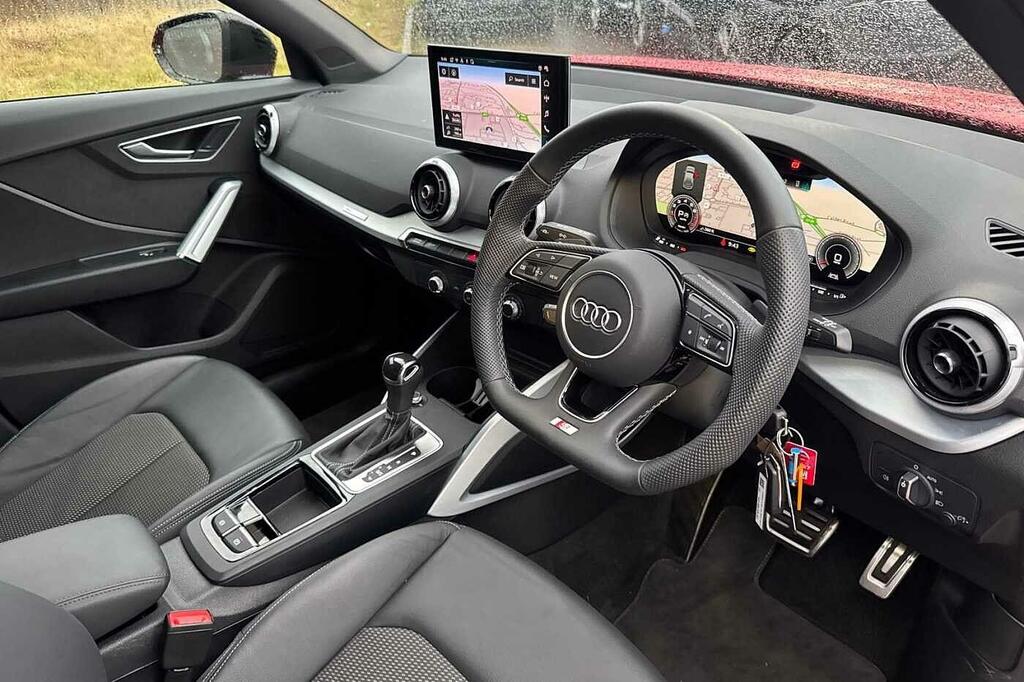Audi Q2 Black Edition 35 Tfsi 150 Ps S Tronic SN25ZZV Red #6