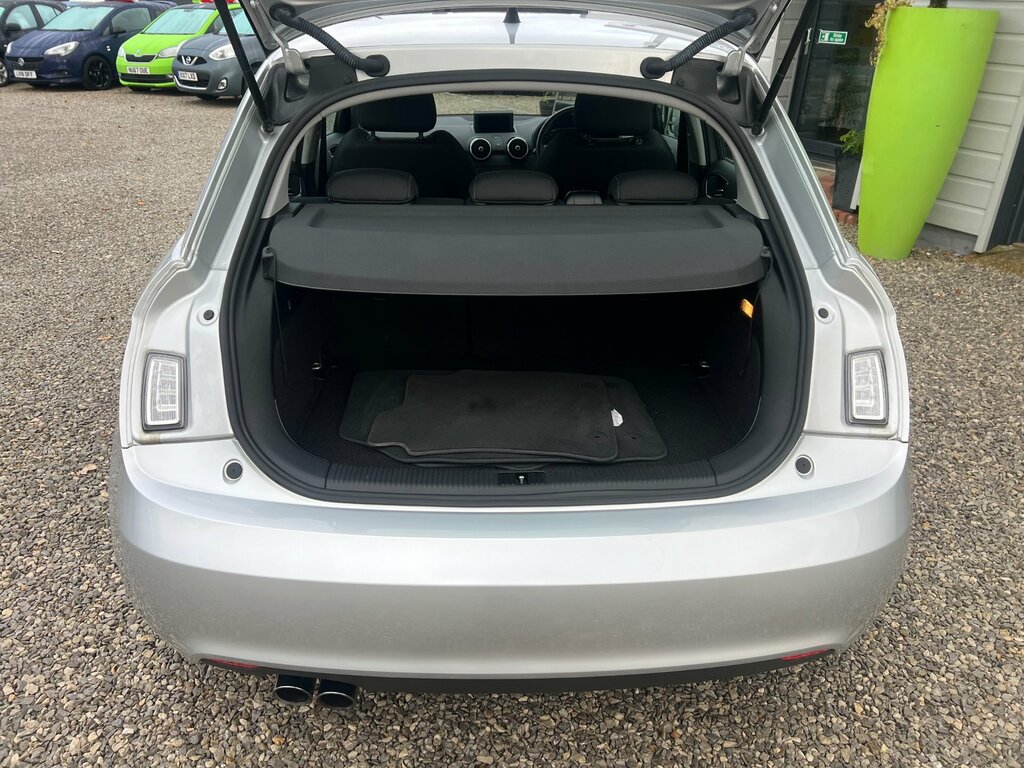Audi A1 1.4 Tfsi Sport Sportback Euro 5 Silver #4