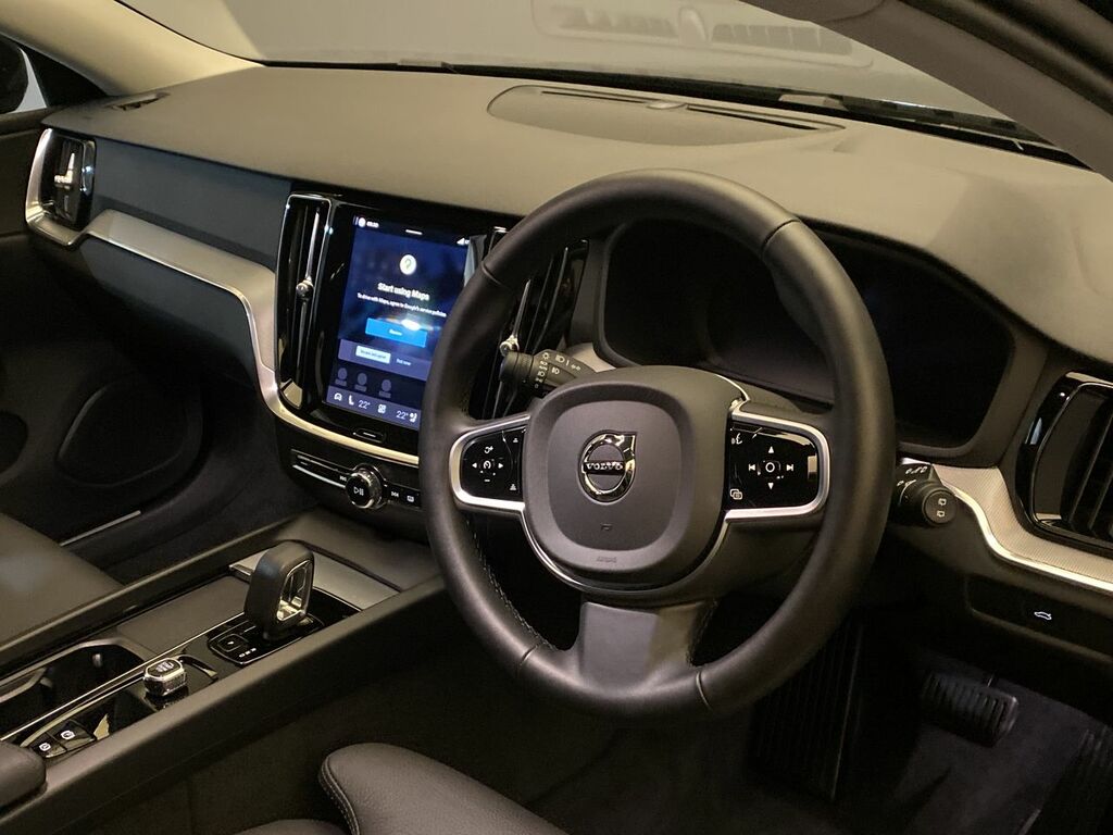 Volvo V60 2.0T B4 Mhev 197 Bhp Dct Nq Black #3