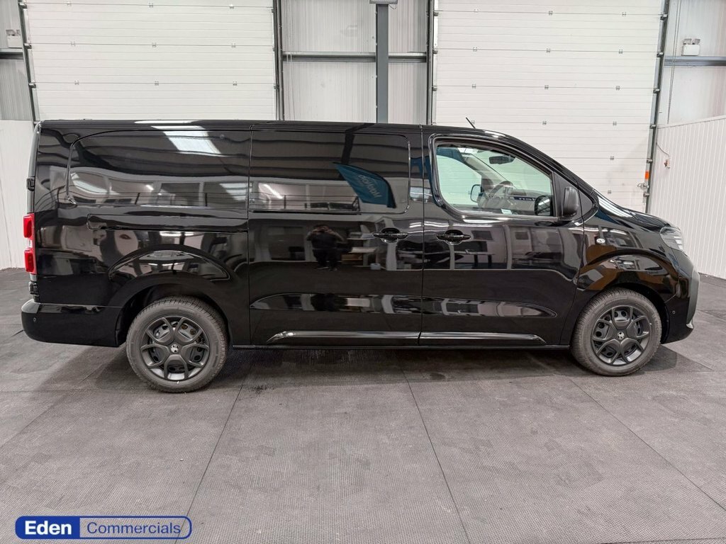 Vauxhall Vivaro 2L Pro 6Dr Black #2