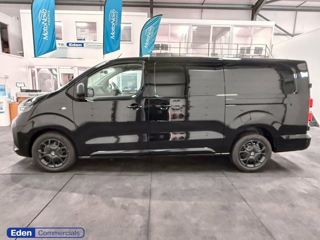 Vauxhall Vivaro 2L Pro 6Dr Black #6