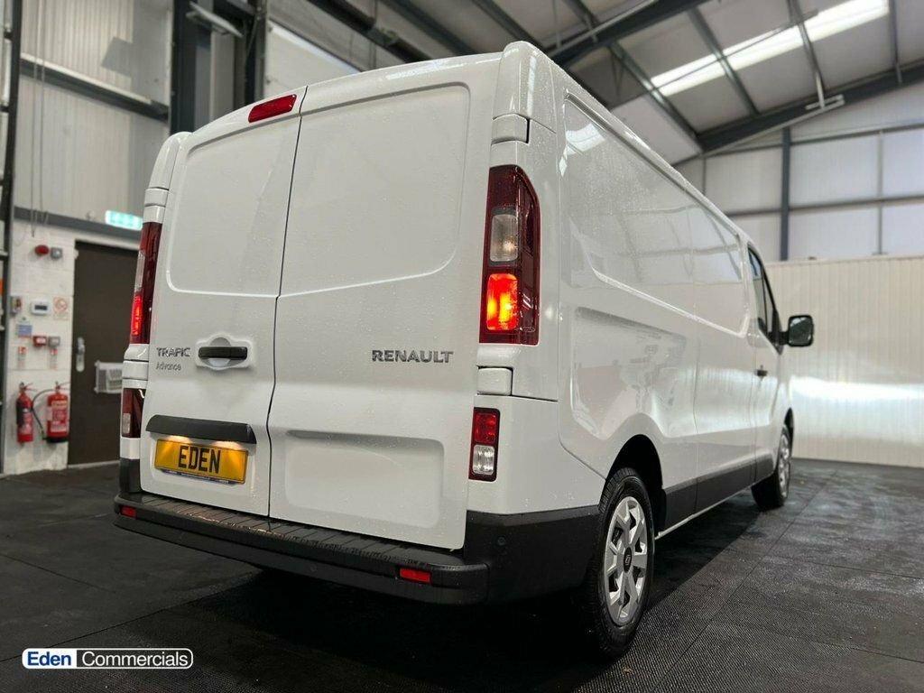 Renault Trafic 2L Advance YF75OHT White #4