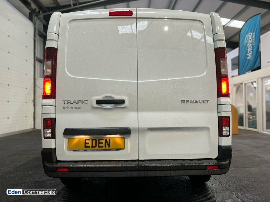 Renault Trafic 2L Advance YF75OHT White #5