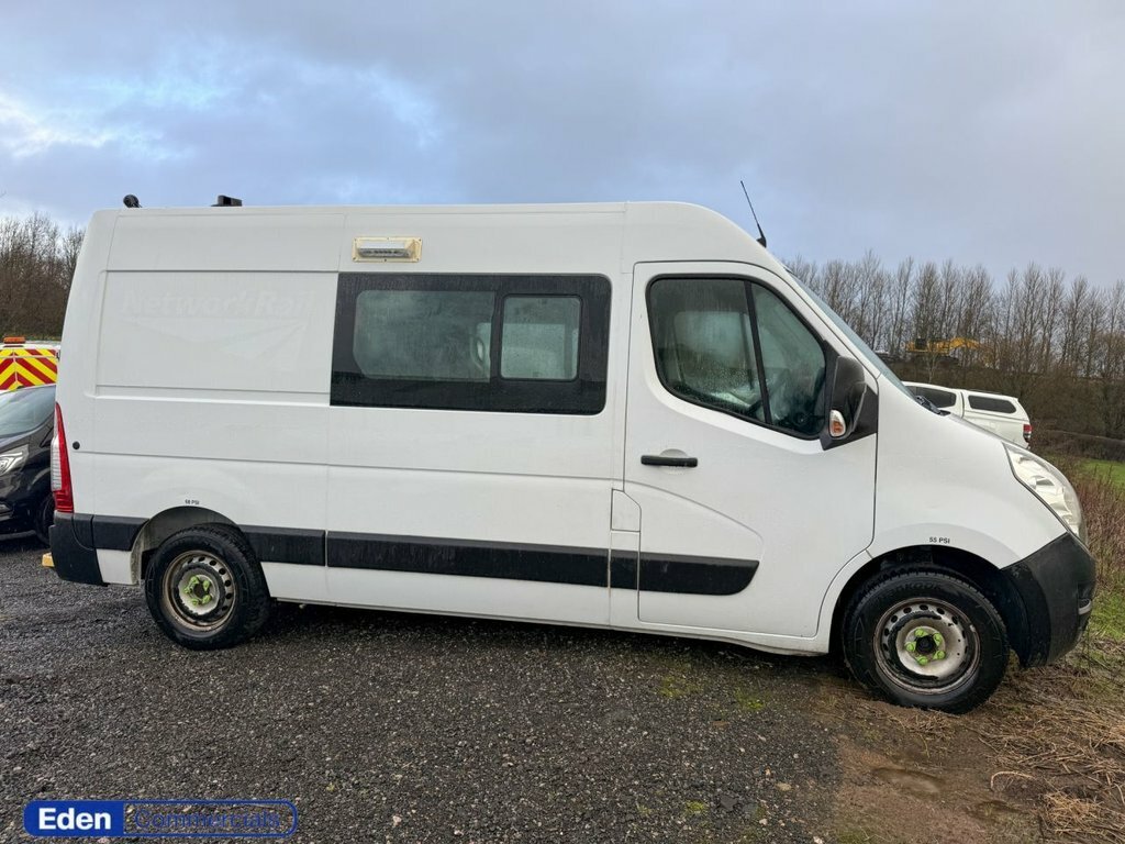 Vauxhall Movano Mpv BD68MKA White #2