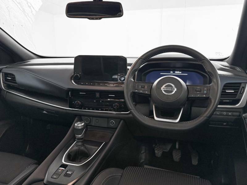 Nissan Qashqai+2 Hatchback White #2