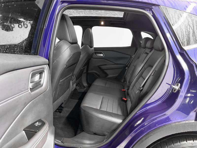 Nissan Qashqai+2 Hatchback White #11
