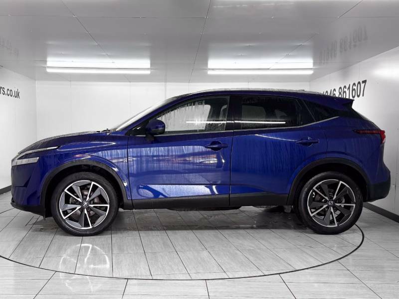 Nissan Qashqai+2 Hatchback White #21