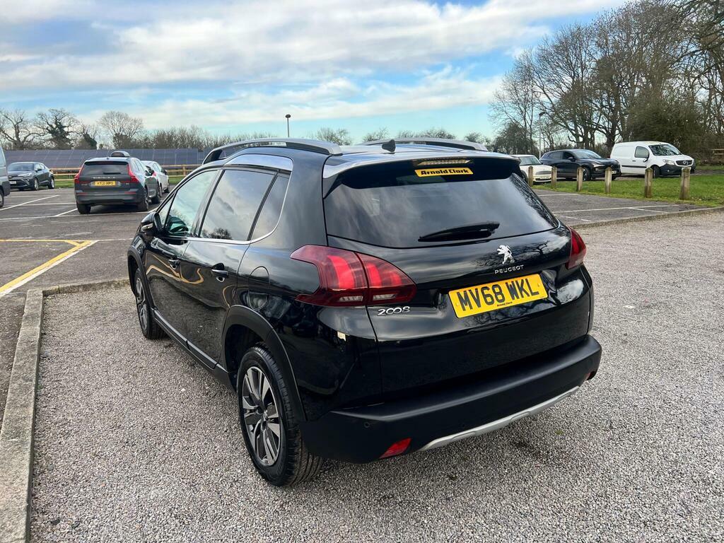 Peugeot 2008 1.2 Puretech Allure Euro 6 Ss Black