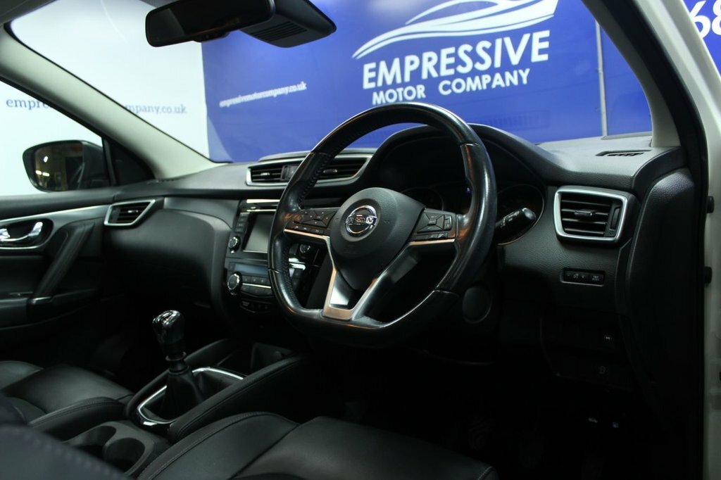 Nissan Qashqai 1.3L Tekna VK19OUP White #4