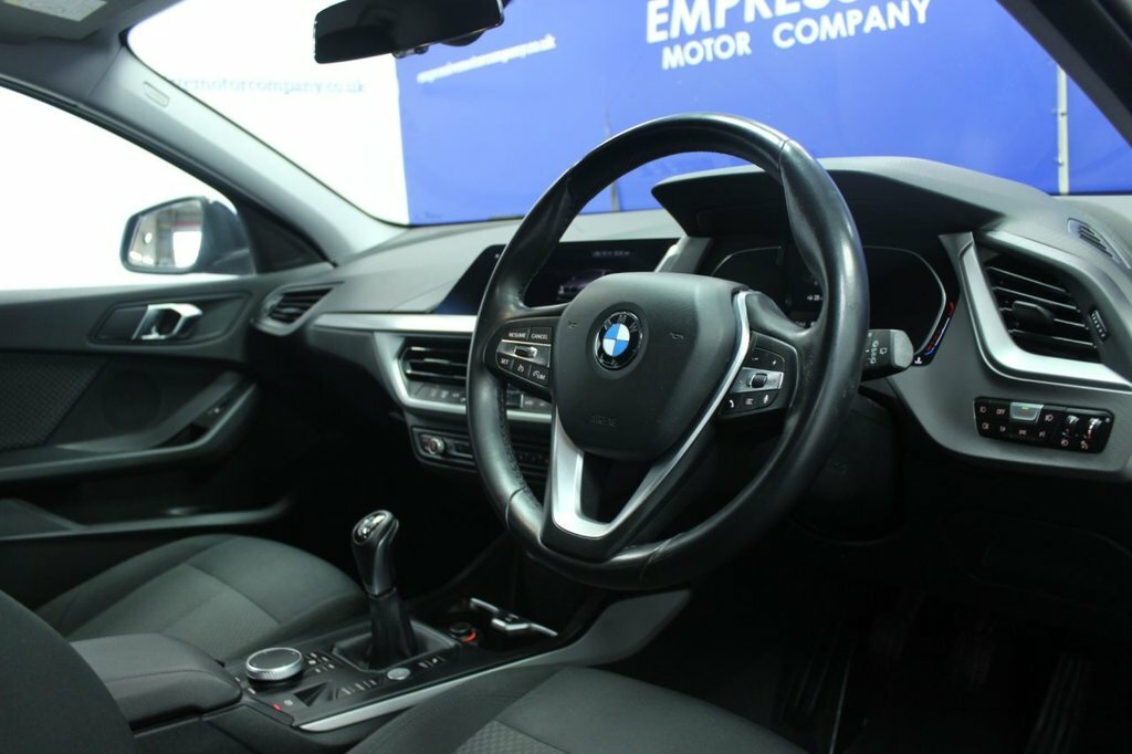 BMW 1 Series 1.5L Se AF69YPZ Black #4