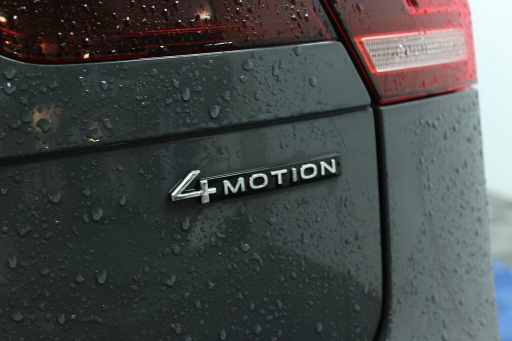 Volkswagen Tiguan 2L R-line YO70VVH Grey #2
