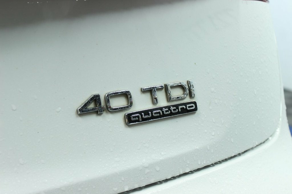 Audi Q5 2L Black Edition RY19FVO White #4