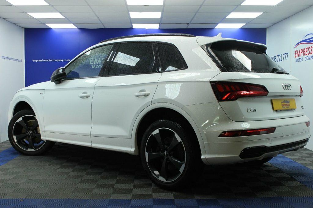 Audi Q5 2L Black Edition RY19FVO White #3